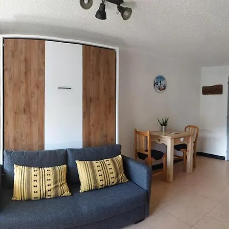 Studio Bien Situe Avec Balcon Et Place De Parking アパート *