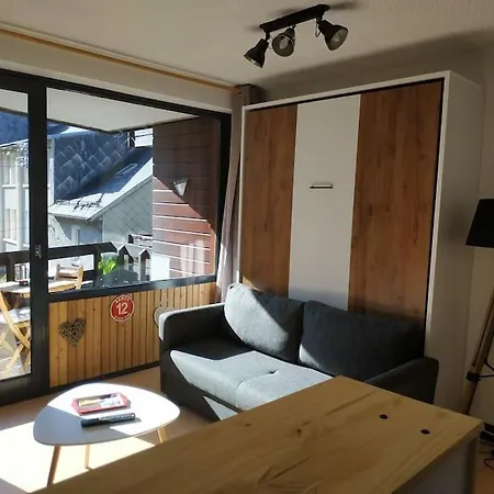 Studio Bien Situe Avec Balcon Et Place De Parking アパート *