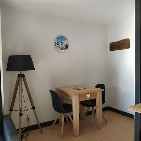 Studio Bien Situe Avec Balcon Et Place De Parking ル・モンドール